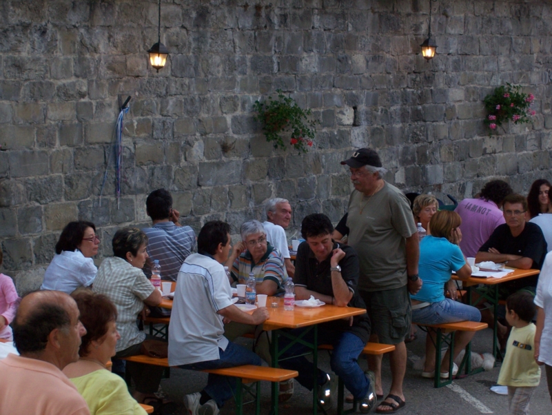  Image name: Estate057.jpg 
 width: 801 pixel 
 height: 602 pixel 
 Size: 408098 bytes 
 Click to enlarge 